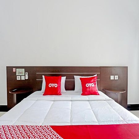 Oyo 90859 Cahaya Guest House Pesanggaran 외부 사진