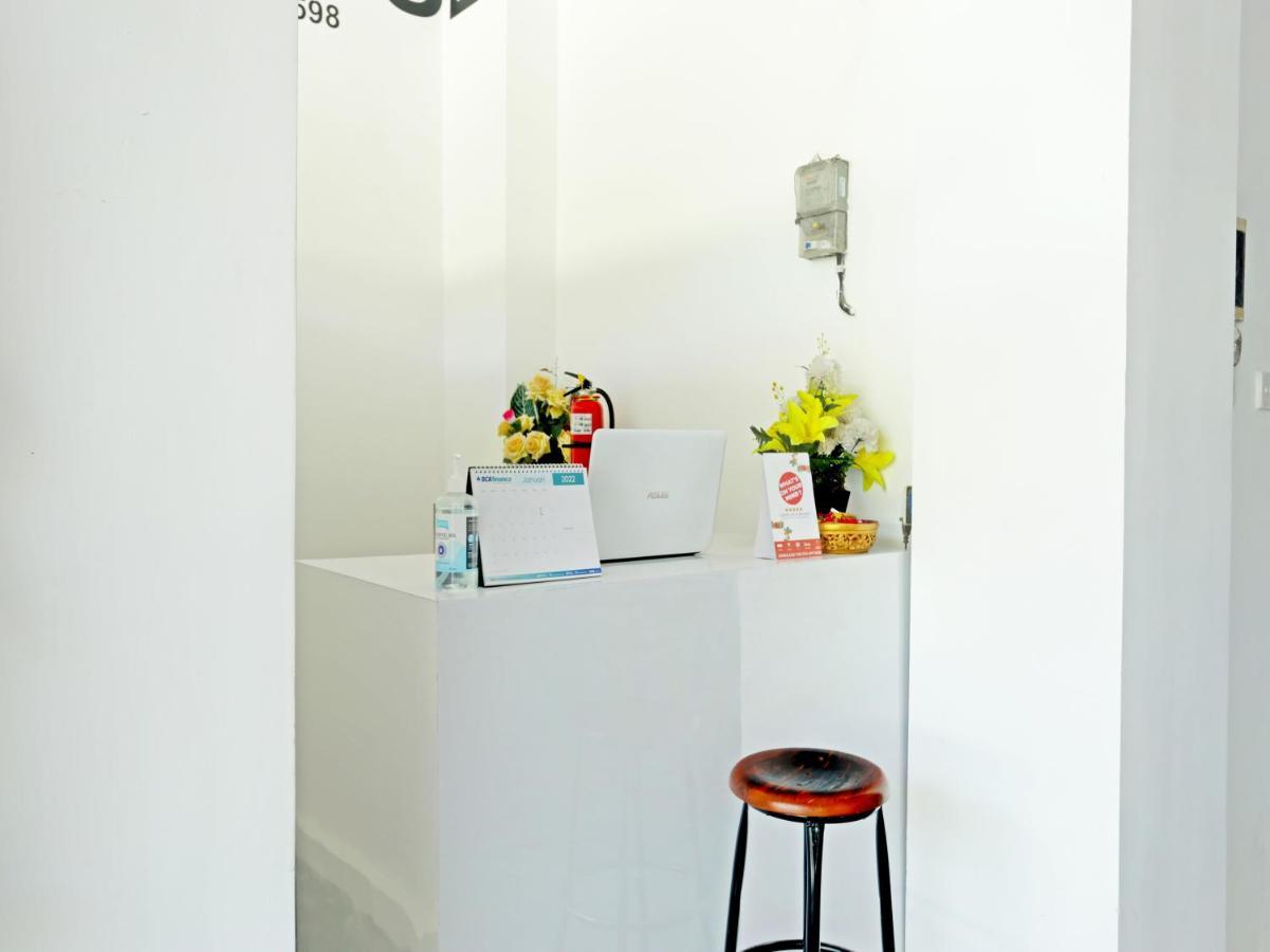 Oyo 90859 Cahaya Guest House Pesanggaran 외부 사진