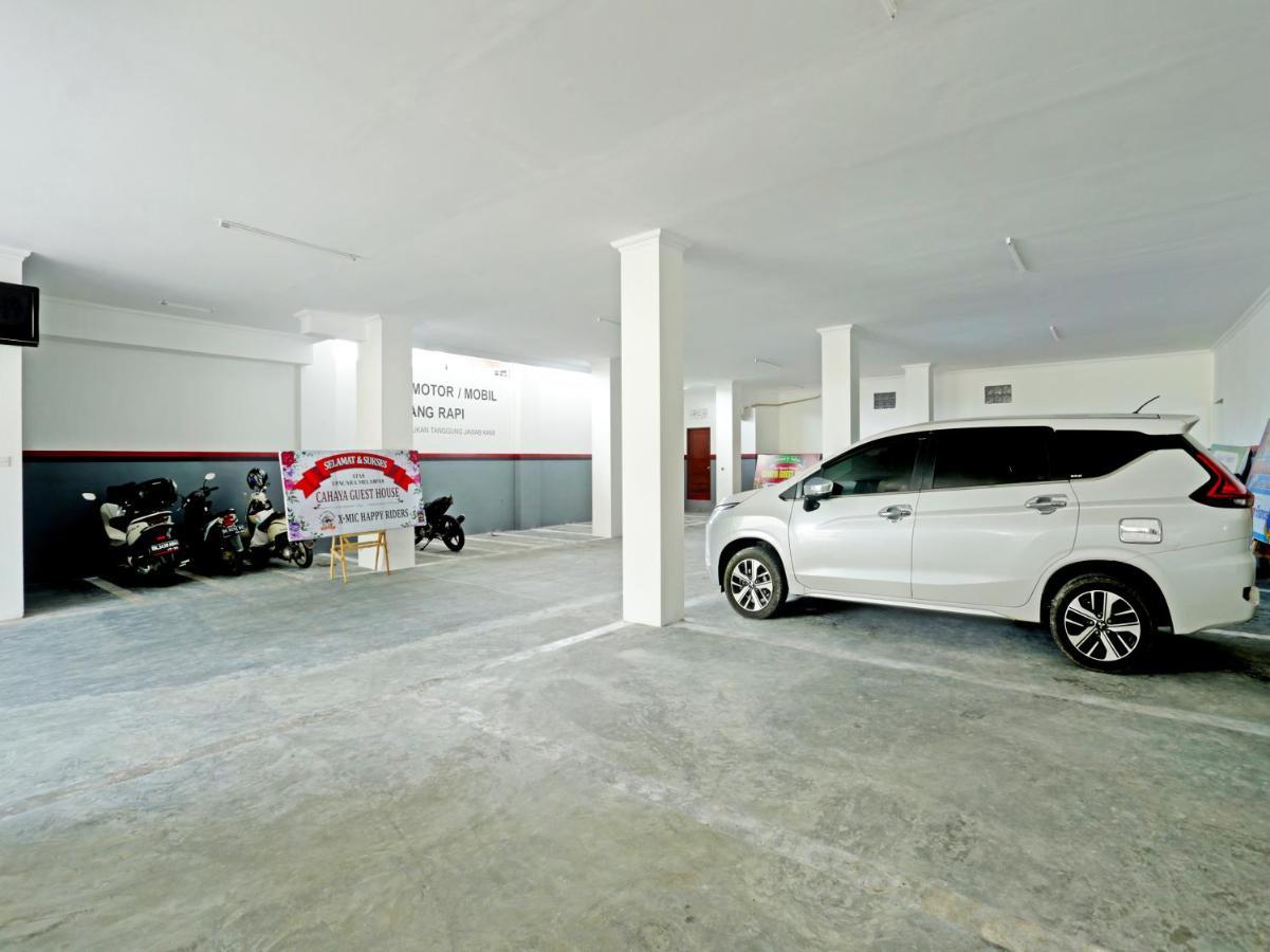 Oyo 90859 Cahaya Guest House Pesanggaran 외부 사진