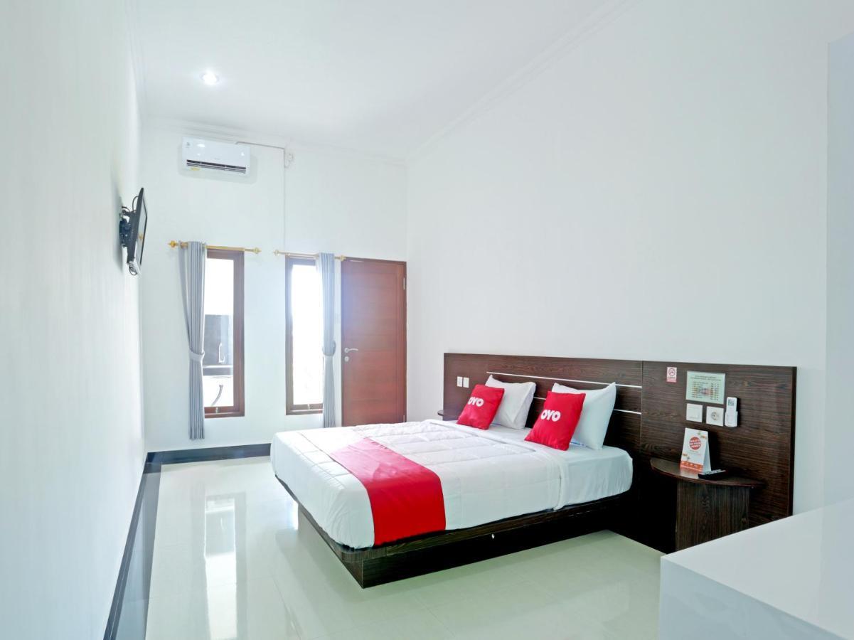 Oyo 90859 Cahaya Guest House Pesanggaran 외부 사진