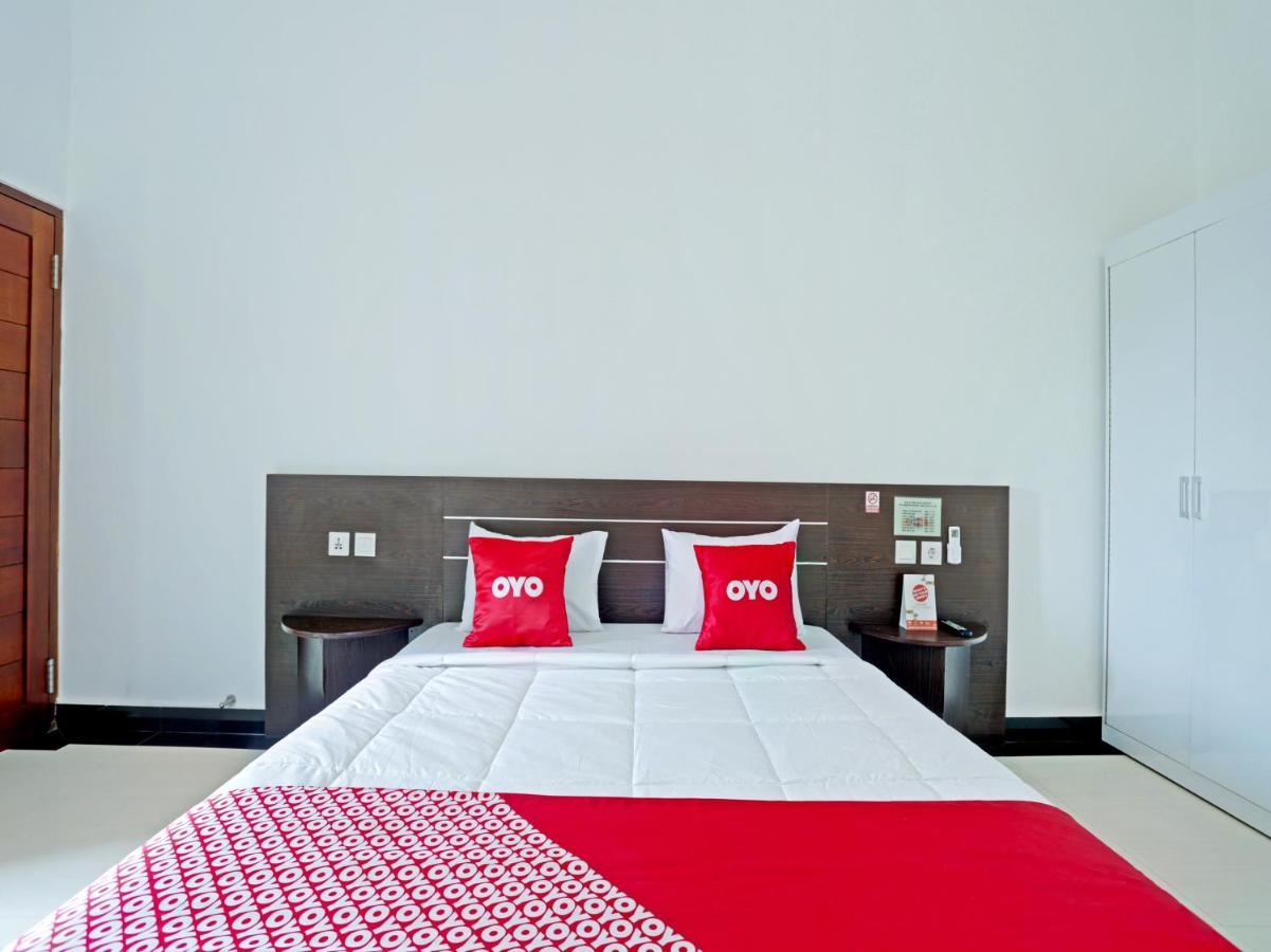 Oyo 90859 Cahaya Guest House Pesanggaran 외부 사진