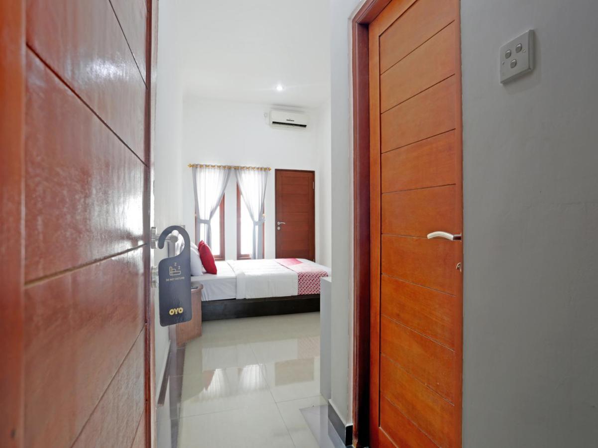 Oyo 90859 Cahaya Guest House Pesanggaran 외부 사진