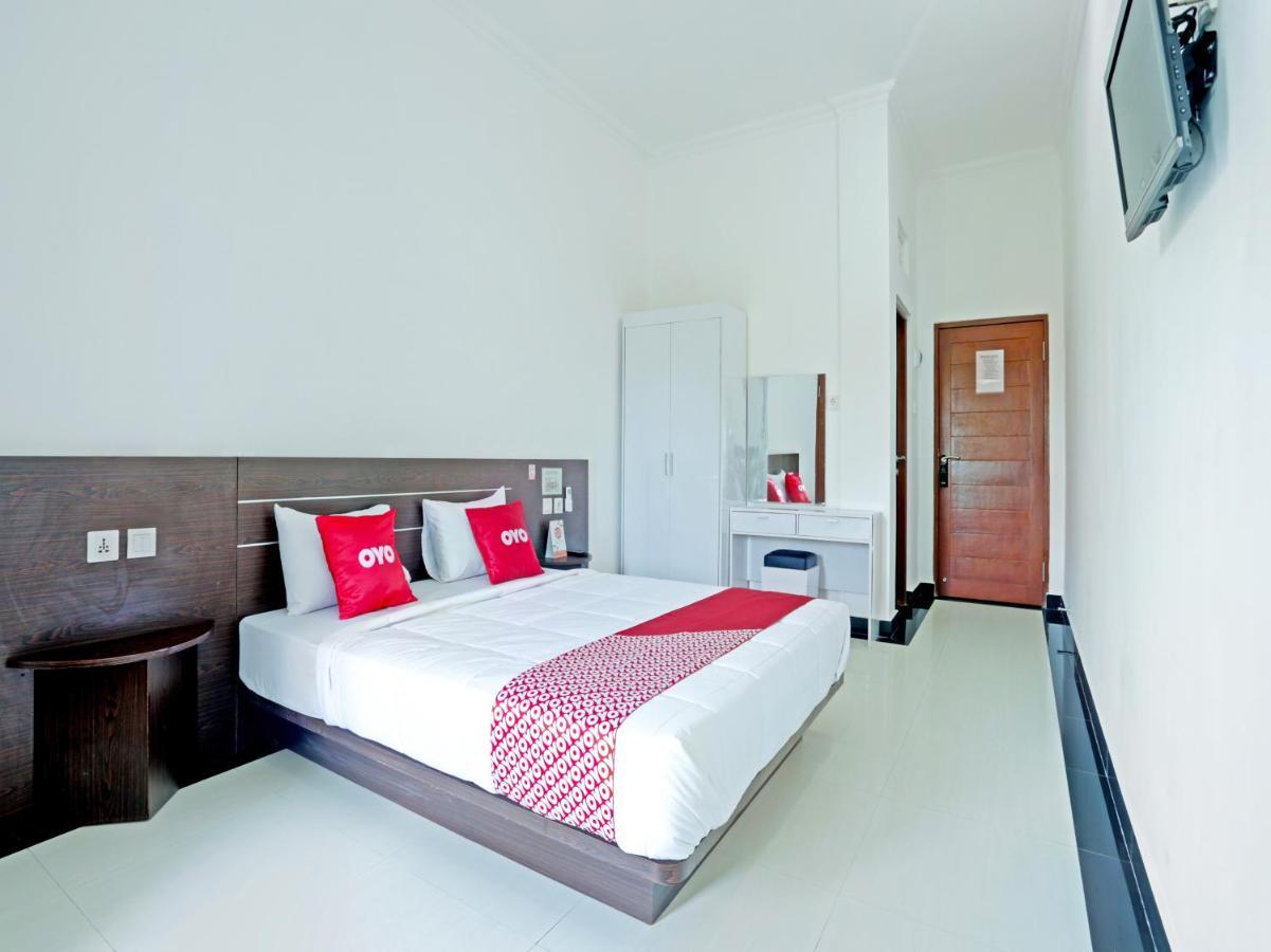 Oyo 90859 Cahaya Guest House Pesanggaran 외부 사진