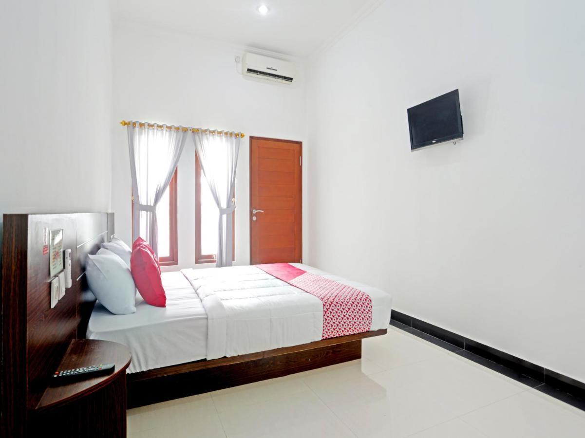 Oyo 90859 Cahaya Guest House Pesanggaran 외부 사진