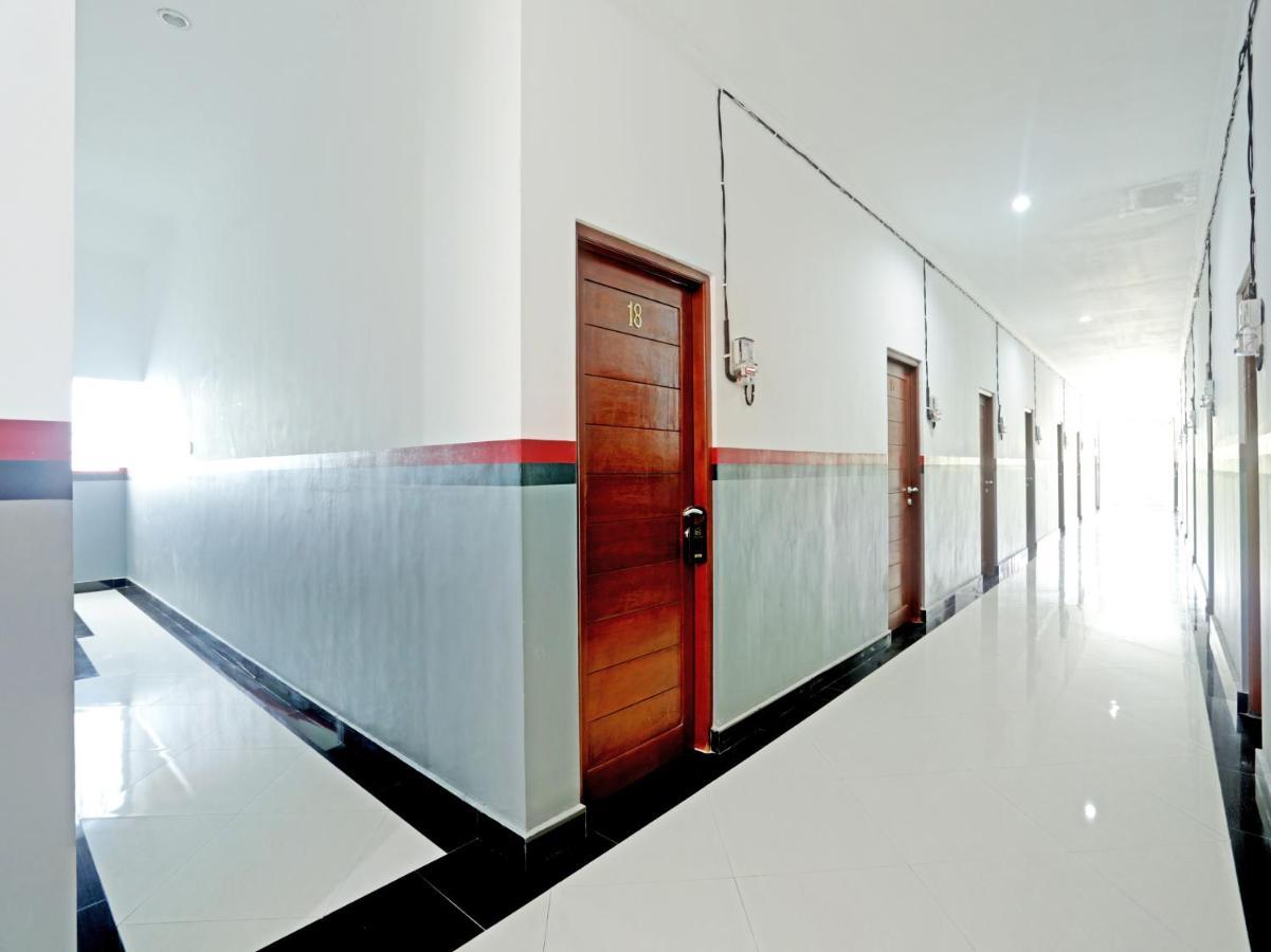 Oyo 90859 Cahaya Guest House Pesanggaran 외부 사진