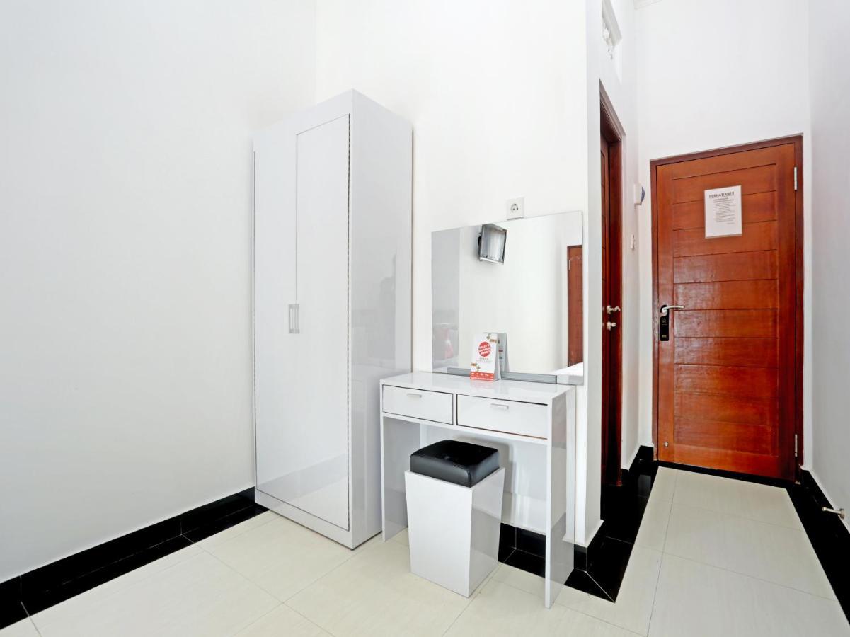 Oyo 90859 Cahaya Guest House Pesanggaran 외부 사진