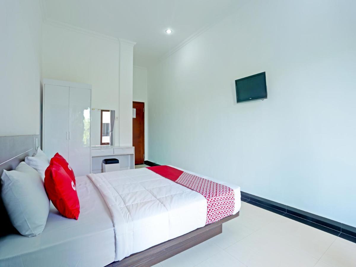 Oyo 90859 Cahaya Guest House Pesanggaran 외부 사진